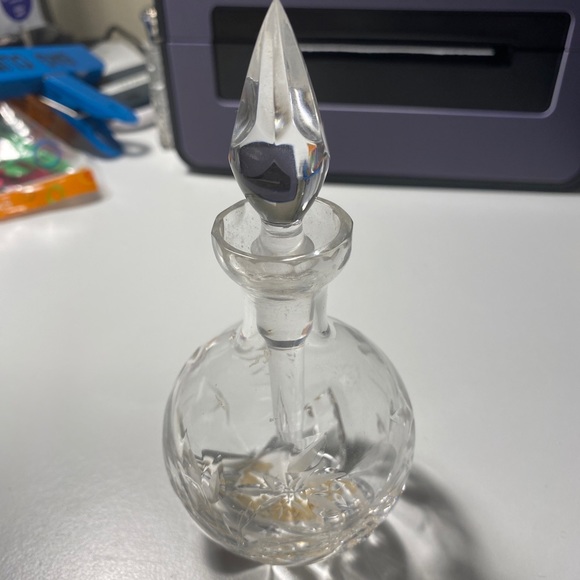 WEDGWOOD CRYSTAL MAJESTY PATTERN PERFUME BOTTLE WITH DAUBER - Picture 2 of 5